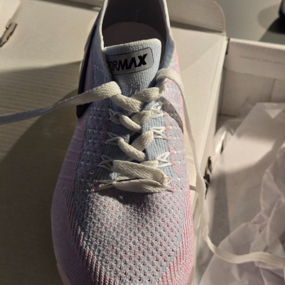 Nike Air VaporMax 2019 | Women’s Size 6 | Pink & White Sneakers